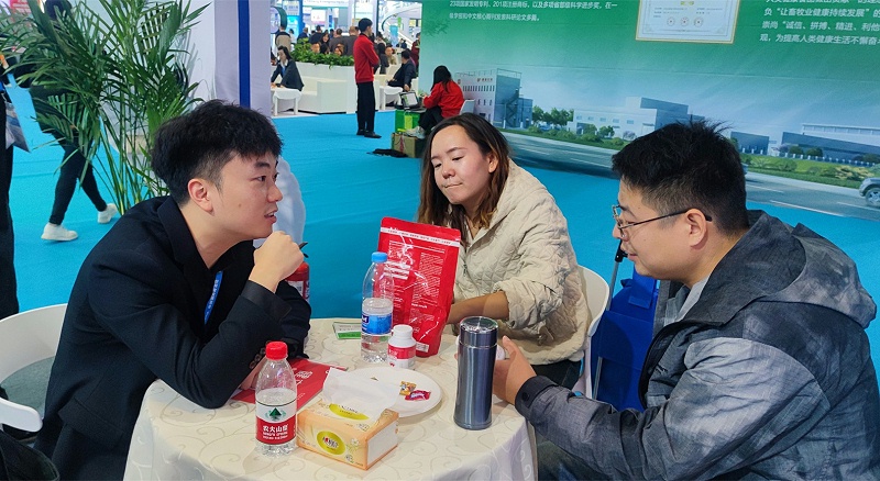 �������long8Ψһ��������չ̨