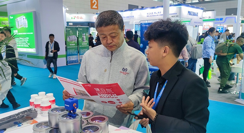 �������long8Ψһ��������չ̨